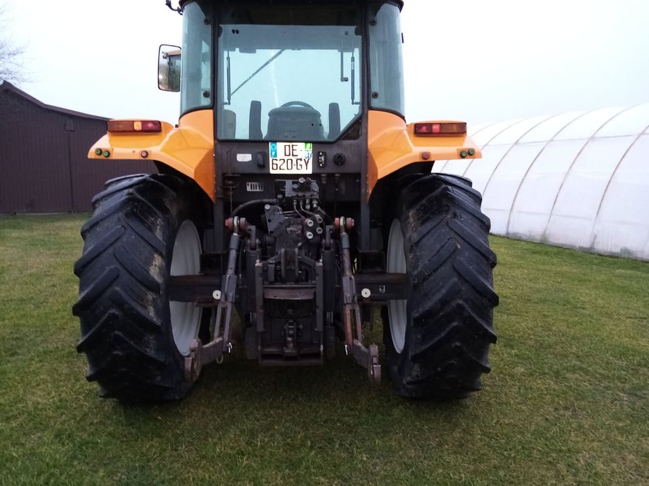 Renault Ares 546 RX z turem