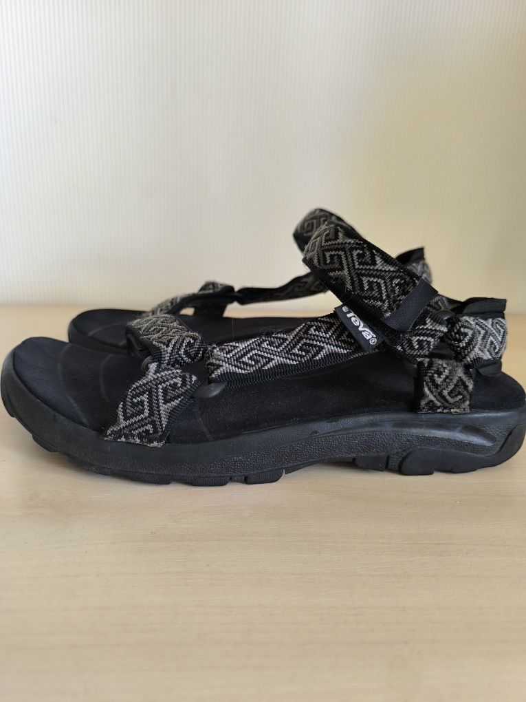 Трекінгові босоніжки Teva р 41-42 (27 см)