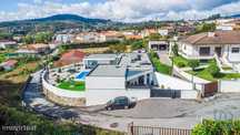Casa T3 em Ronfe de 152,00 m2