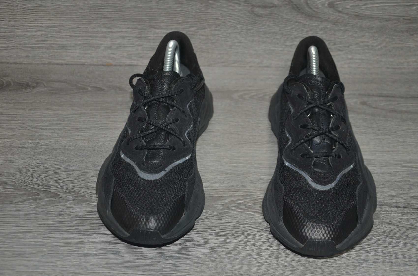 Продам кросівки ФІРМА Adidas Ozweego