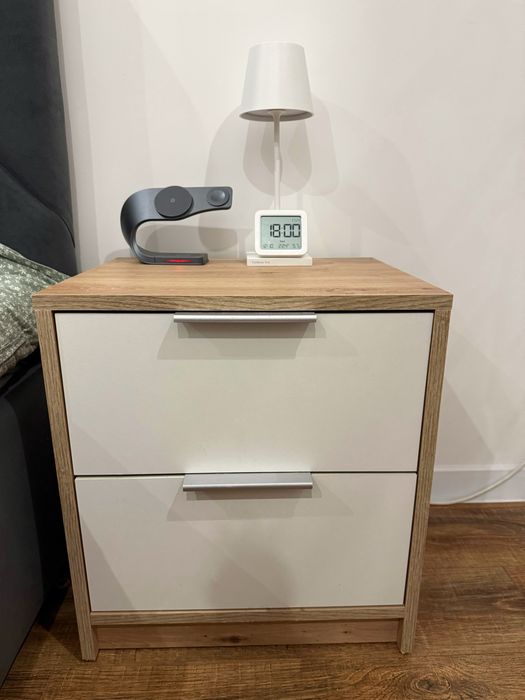 Приліжкова тумба