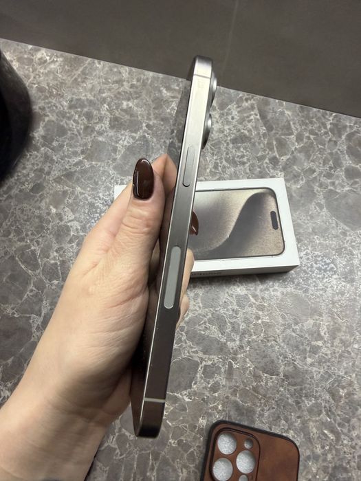 iPhone 15 pro max 256 titanium