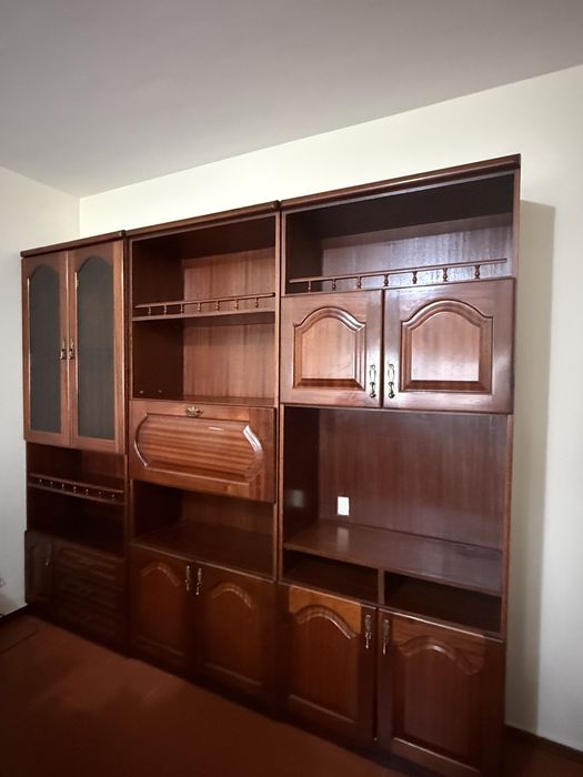 Móvel de Sala em Madeira Maciça