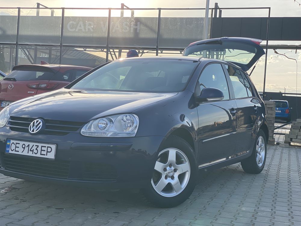 Volkswagen Golf 5. 1.6 MPI