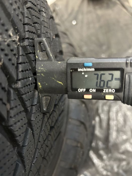 Opony Zimowe Bridgestone 225/55/17 Bardzo Ładne