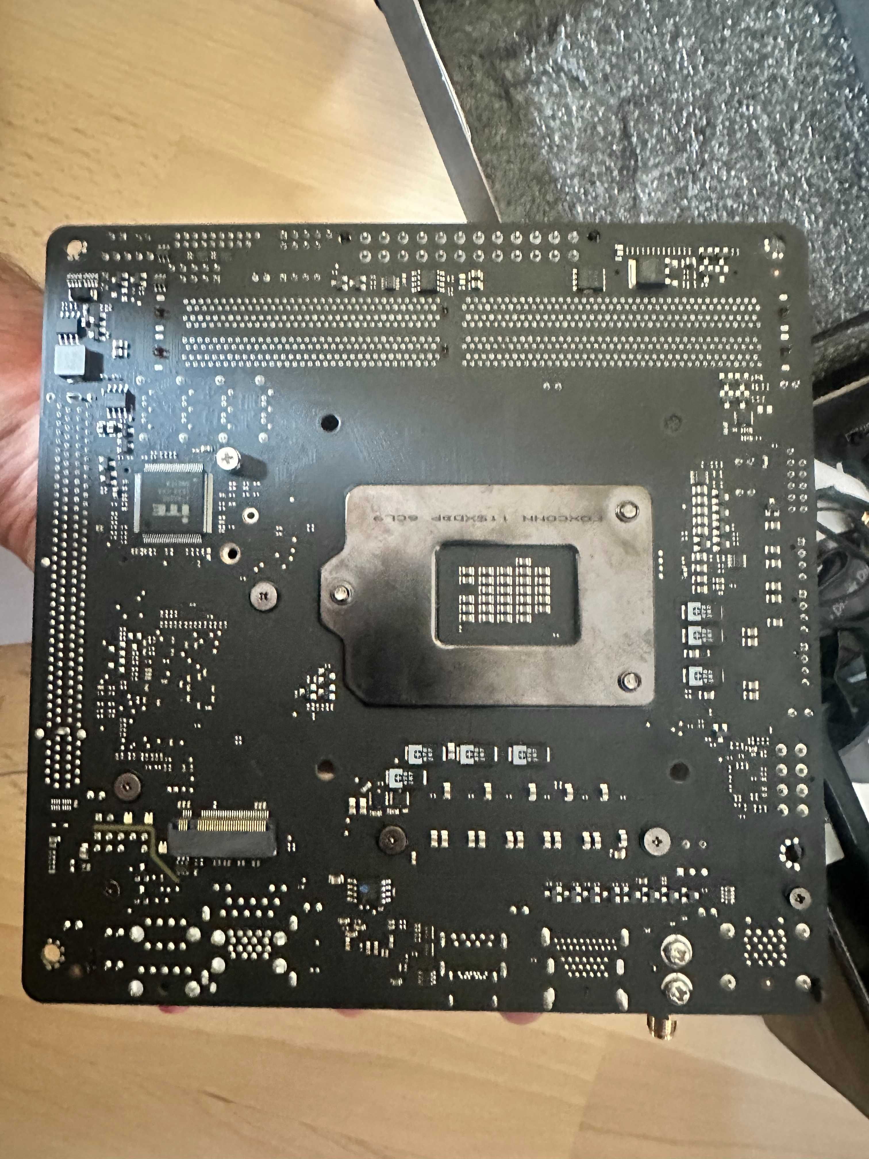 Płyta główna mini-ITX Gigabyte GA-Z270N + i7-6700k + 16gb Ram HyperX