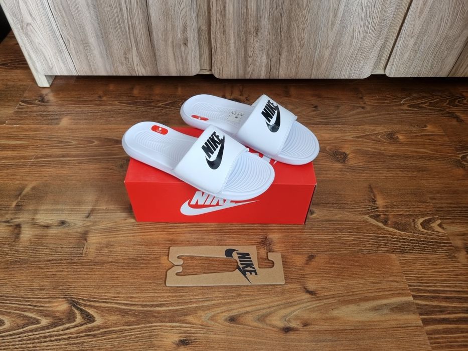 Klapki Nike Victori One Slide. Męskie klapki na basen, pod prysznic