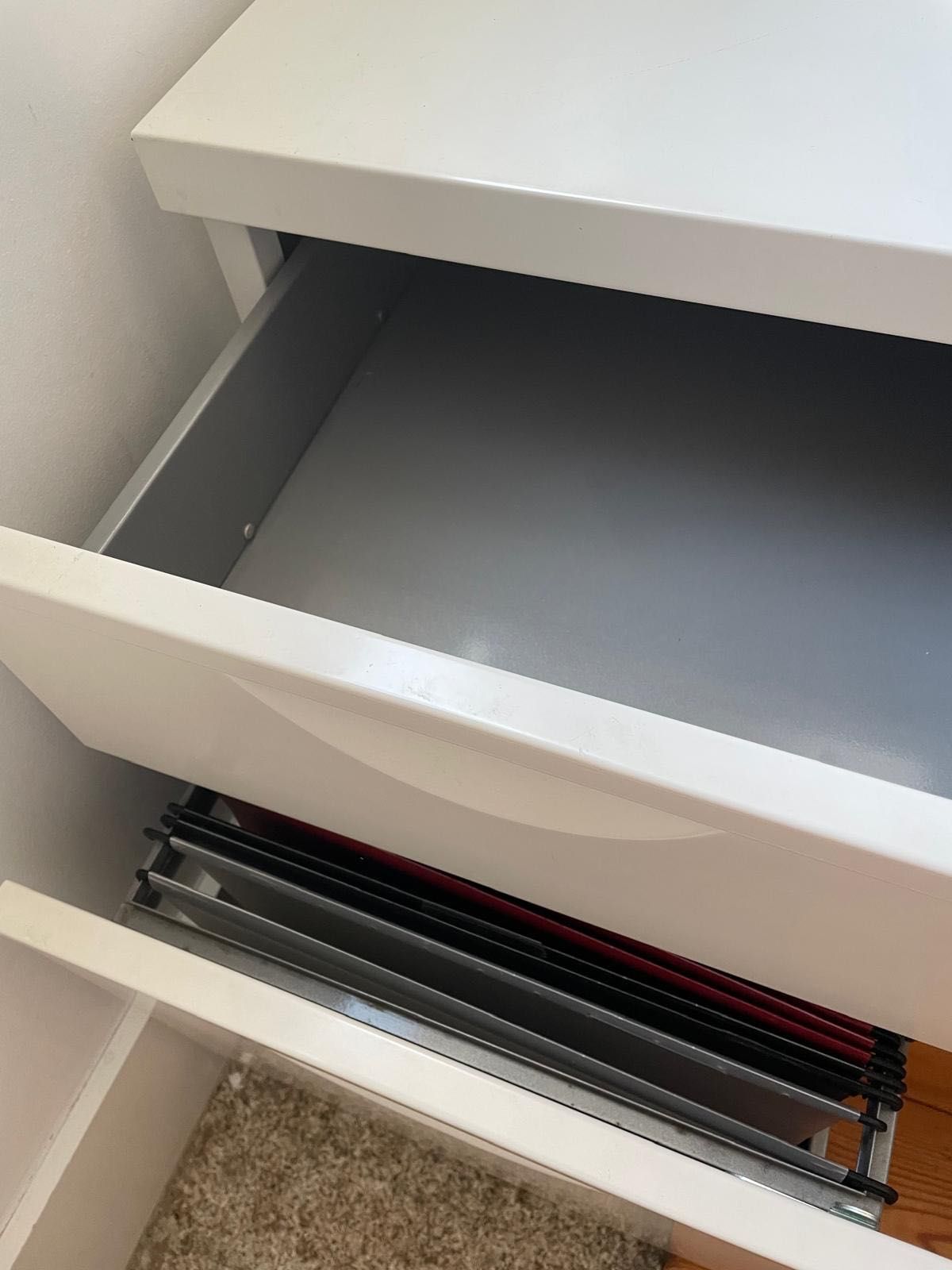 Bloco de gavetas metálico IKEA branco com rodízios
