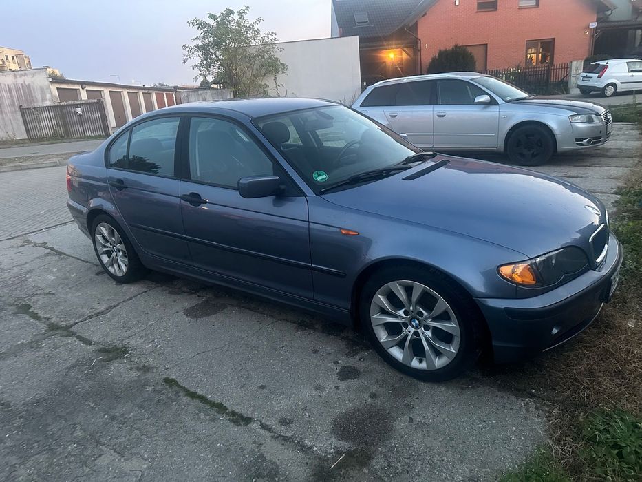 BMW Seria 3 Na sprzedaż oferuję BMW Seria 3 E46 Sedan w klasycznym kolorze szary m