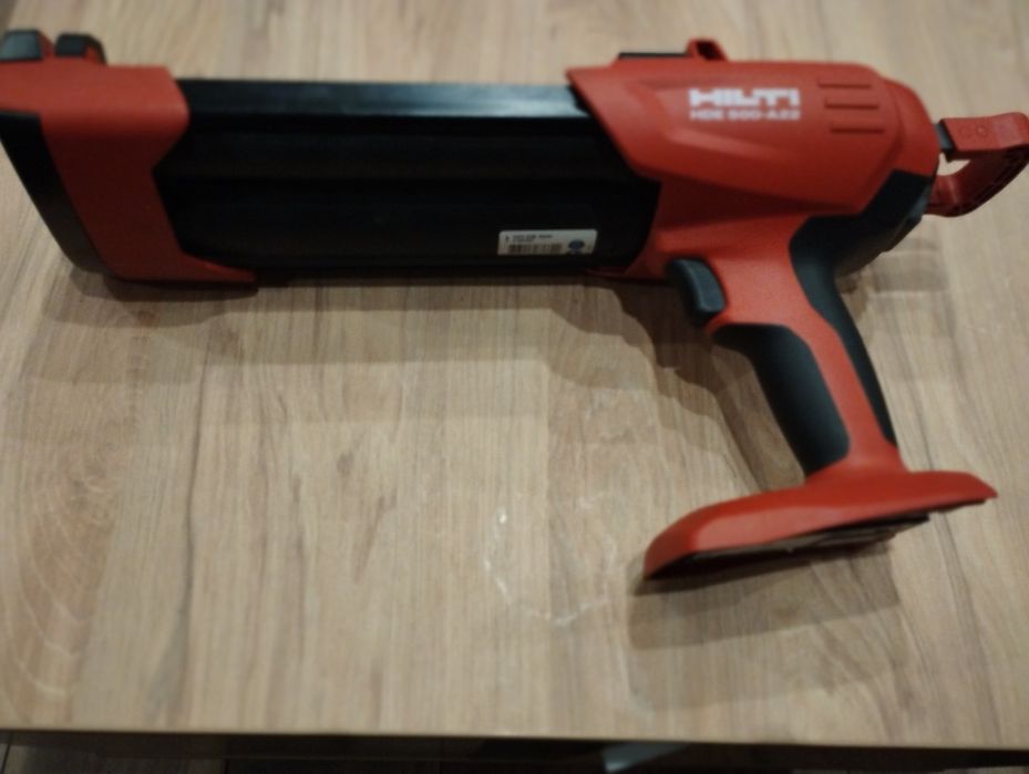 Pistolet do kleju na baterie,marki HILTi. HDE 500-A22.
