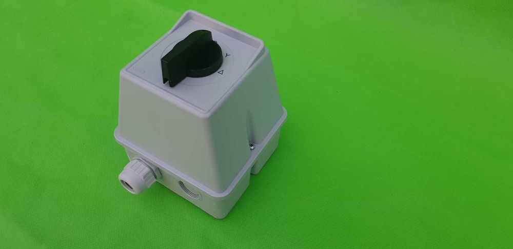 Przełącznik elektryczny trójfazowy gwiazda / trójkąt