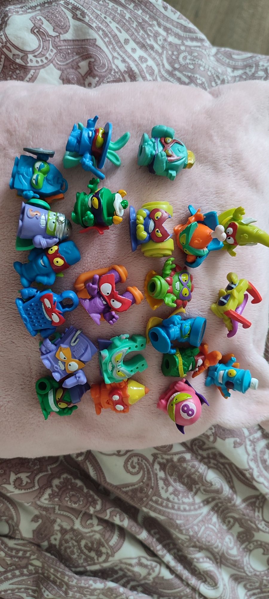 21 figurek super zings plus 3 pojazdy