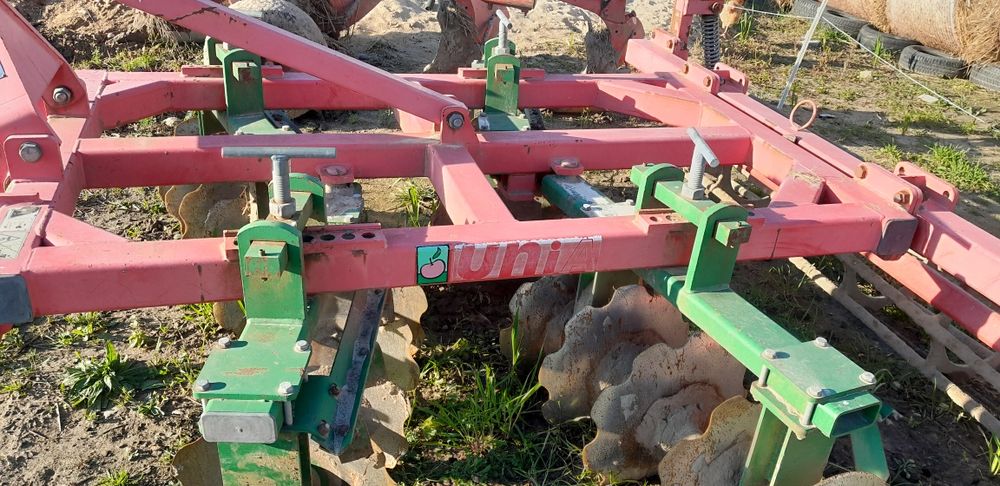 Przyczepa do zbioru zielonki talerzówka  .Likwidacja  gospodarstwa