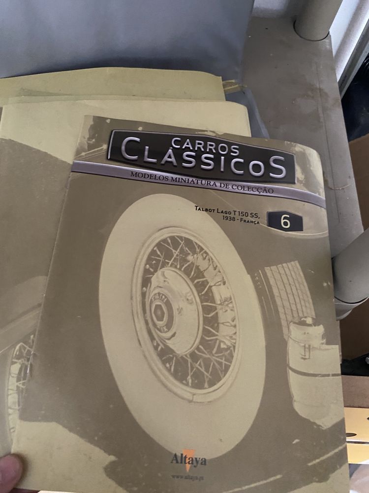 Vendo coleccao de carros classicos pequenos