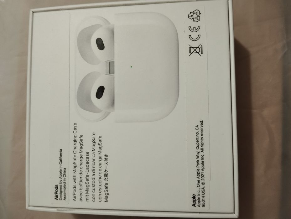 Навушники Apple AirPods 3rd generation with MagSafe Charging Case