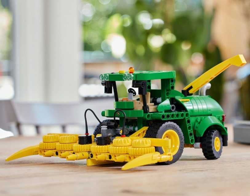 LEGO Technic John Deere 42168 traktor kombajn