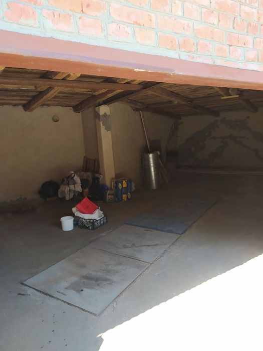 Продам великий капітальний гараж в центрі міста Гадяч