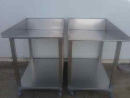 2 carrinhos inox Ler descrição
