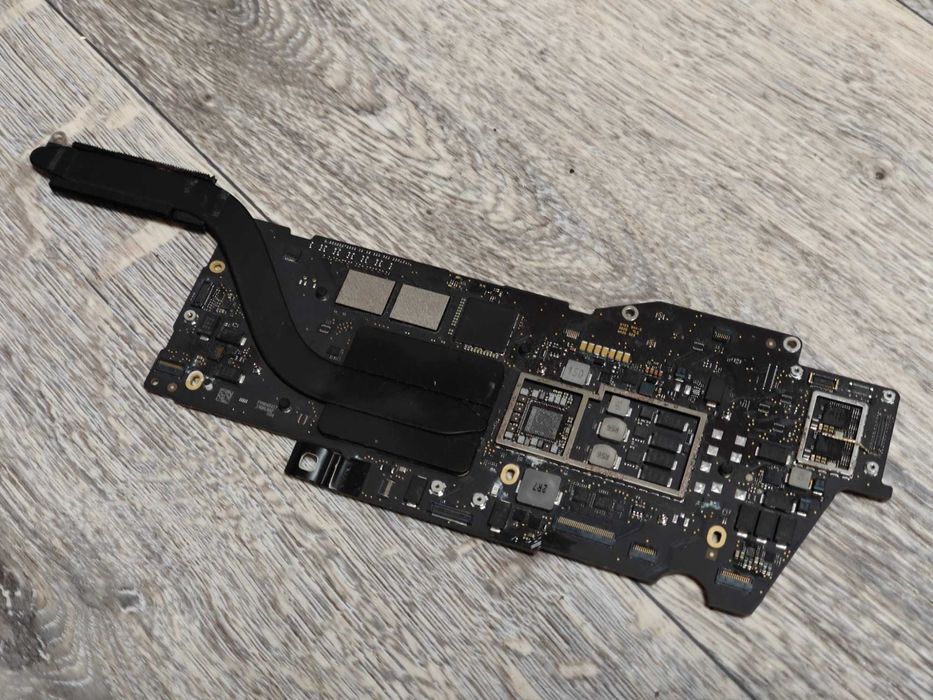 Материнська плата MacBook Pro 13 M1 8GB/256GB (на запчастини)