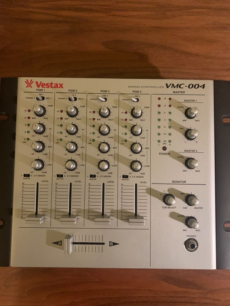 Mesa Dj Vestax VMC 004