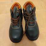 Botas de biqueira de aço novas, número 39
