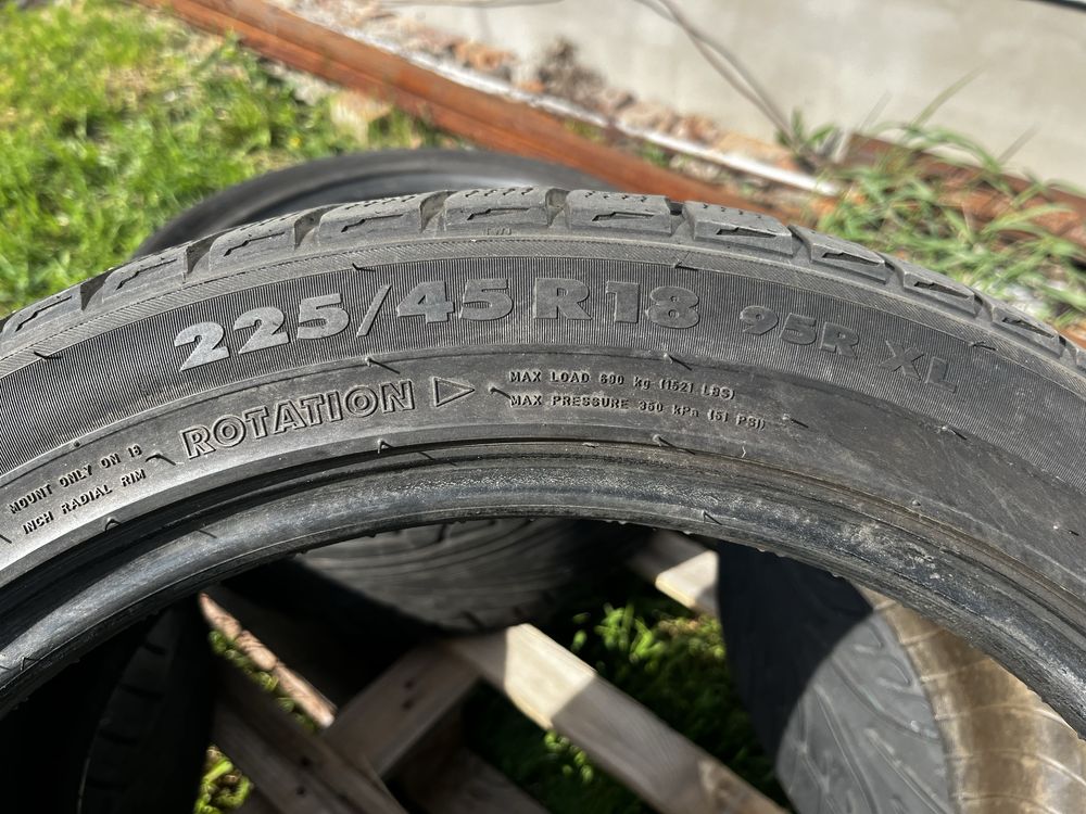 Шини зимові/літні 225/45 R18