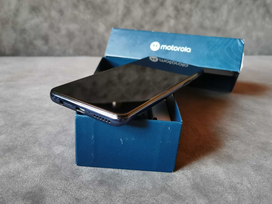 Телефон Motorola One 5G UW 6.7" IPS 4/128gb 5000 mAh 48mp