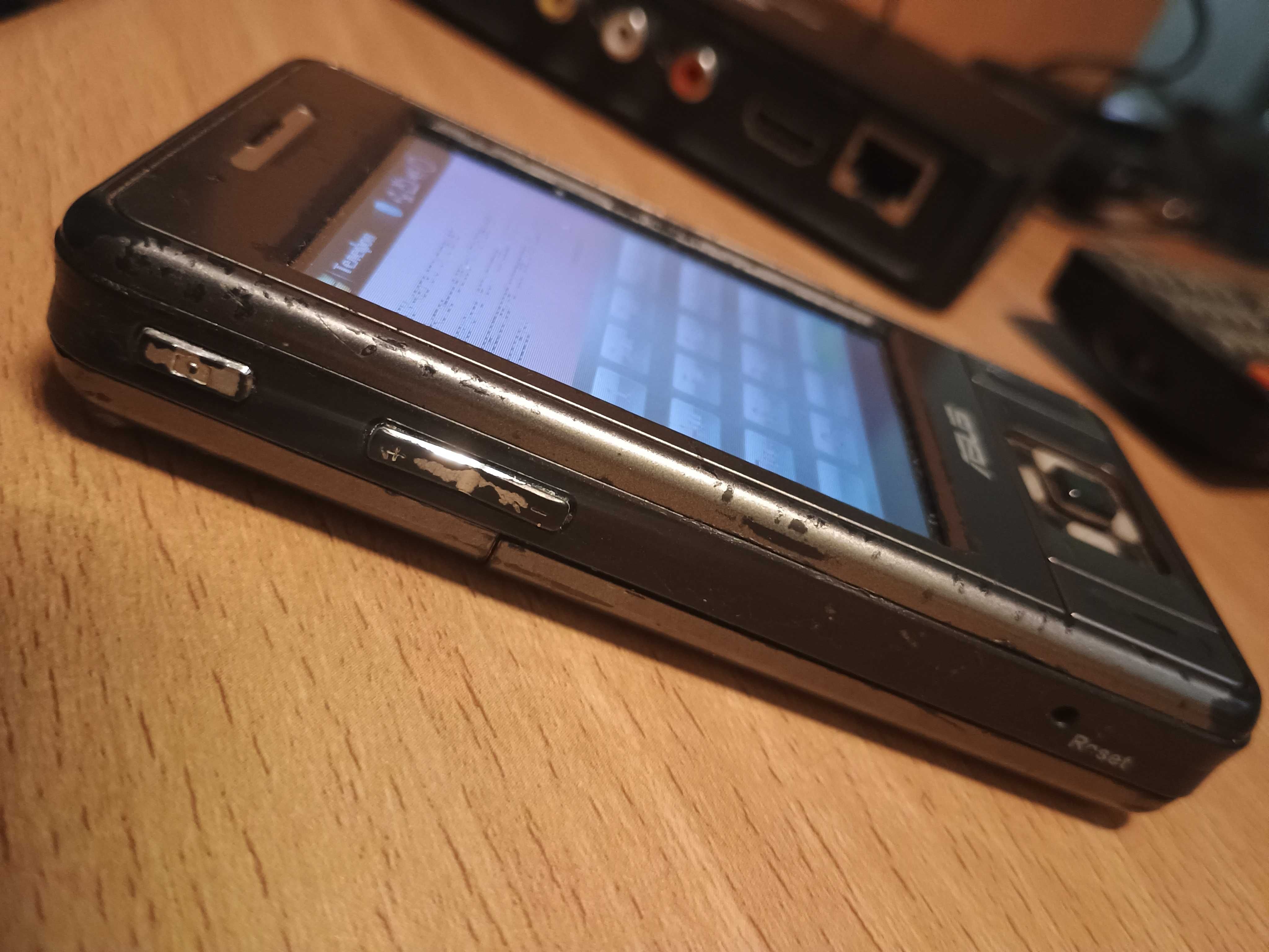 Смартфон Asus p535