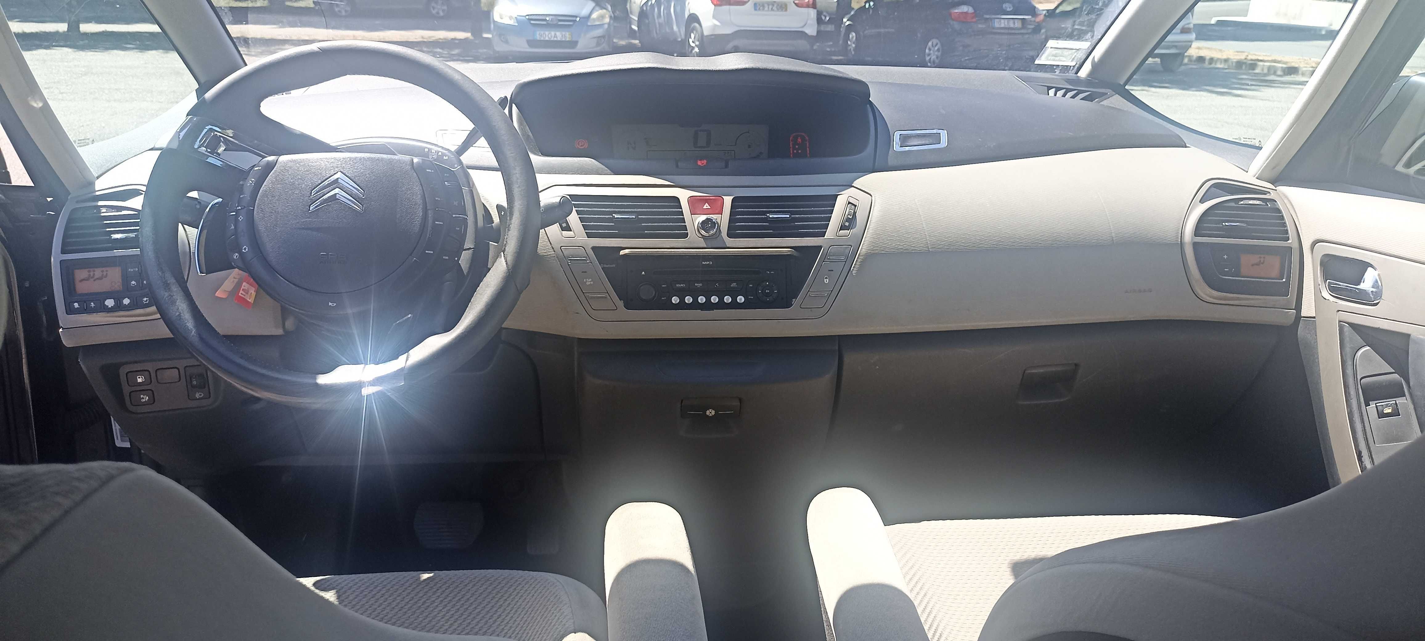 Citroen C4 Picasso 1.6 HDi 2009 - 7 Lugares - Automático