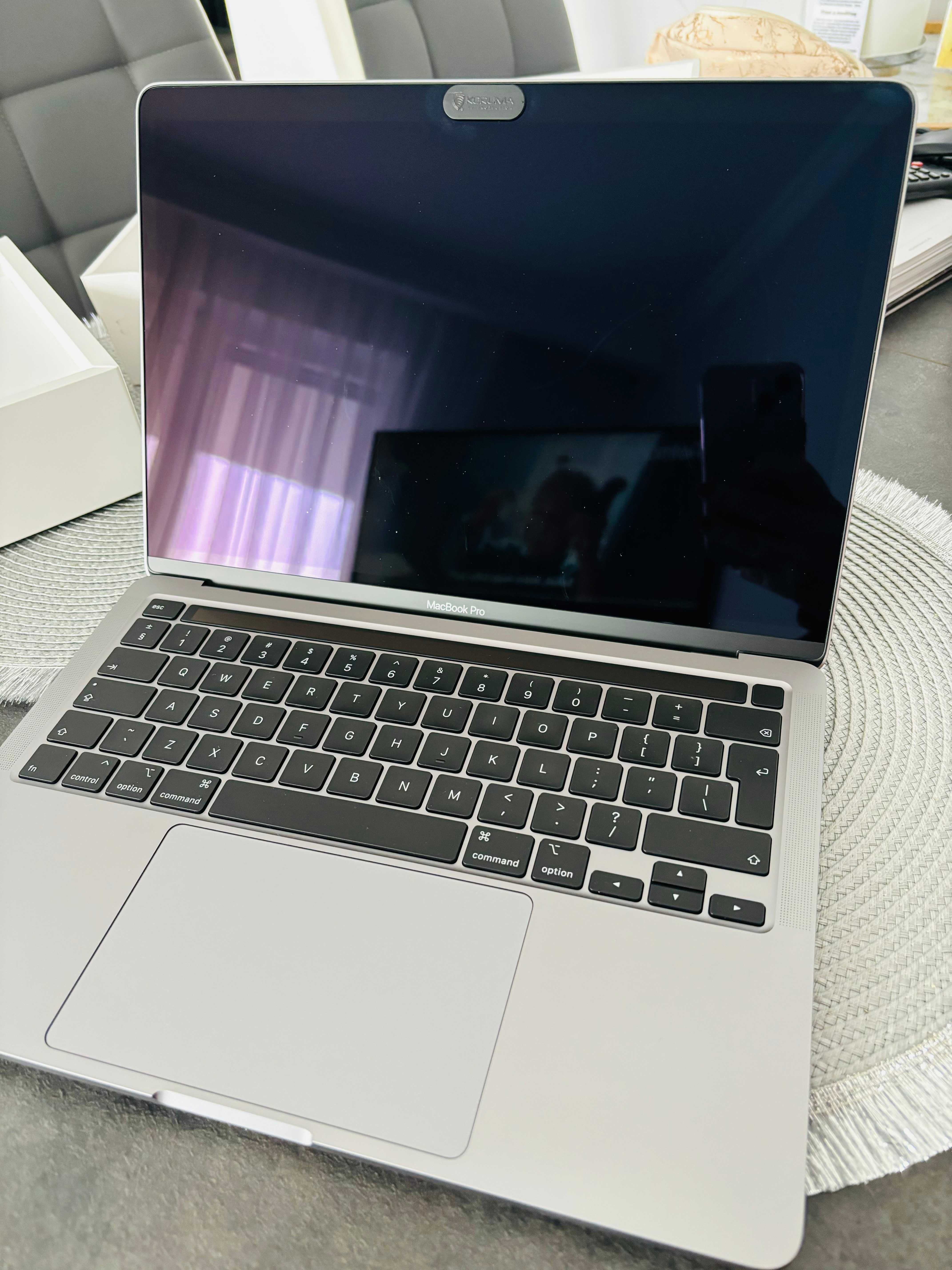 MacBook Pro(13 - calowy, 2020, stan - jak nowy!