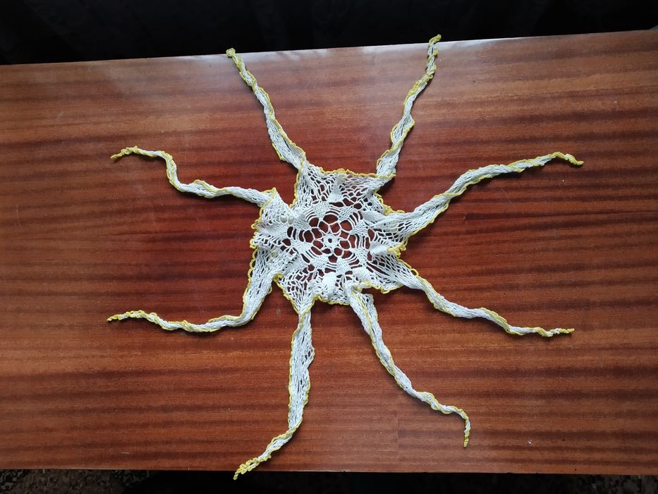 Салфетка вязанная