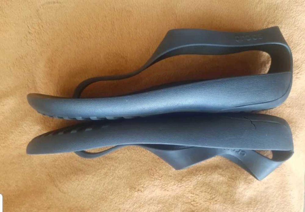 Sandały japonki Crocs serena flip w11 czarne 41