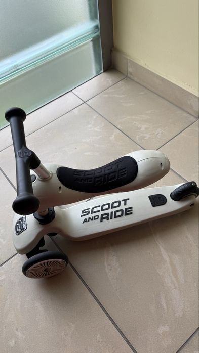 Scoot and Ride hulajnoga jeździk plus kask