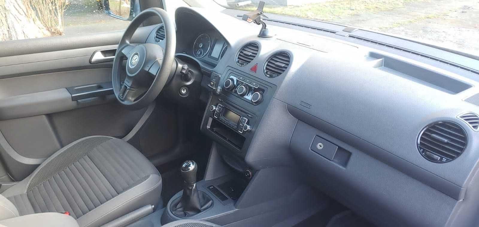 Продам автомобіль , Volkswagen Caddy 2014 року. (Оригінальний Пасажир)