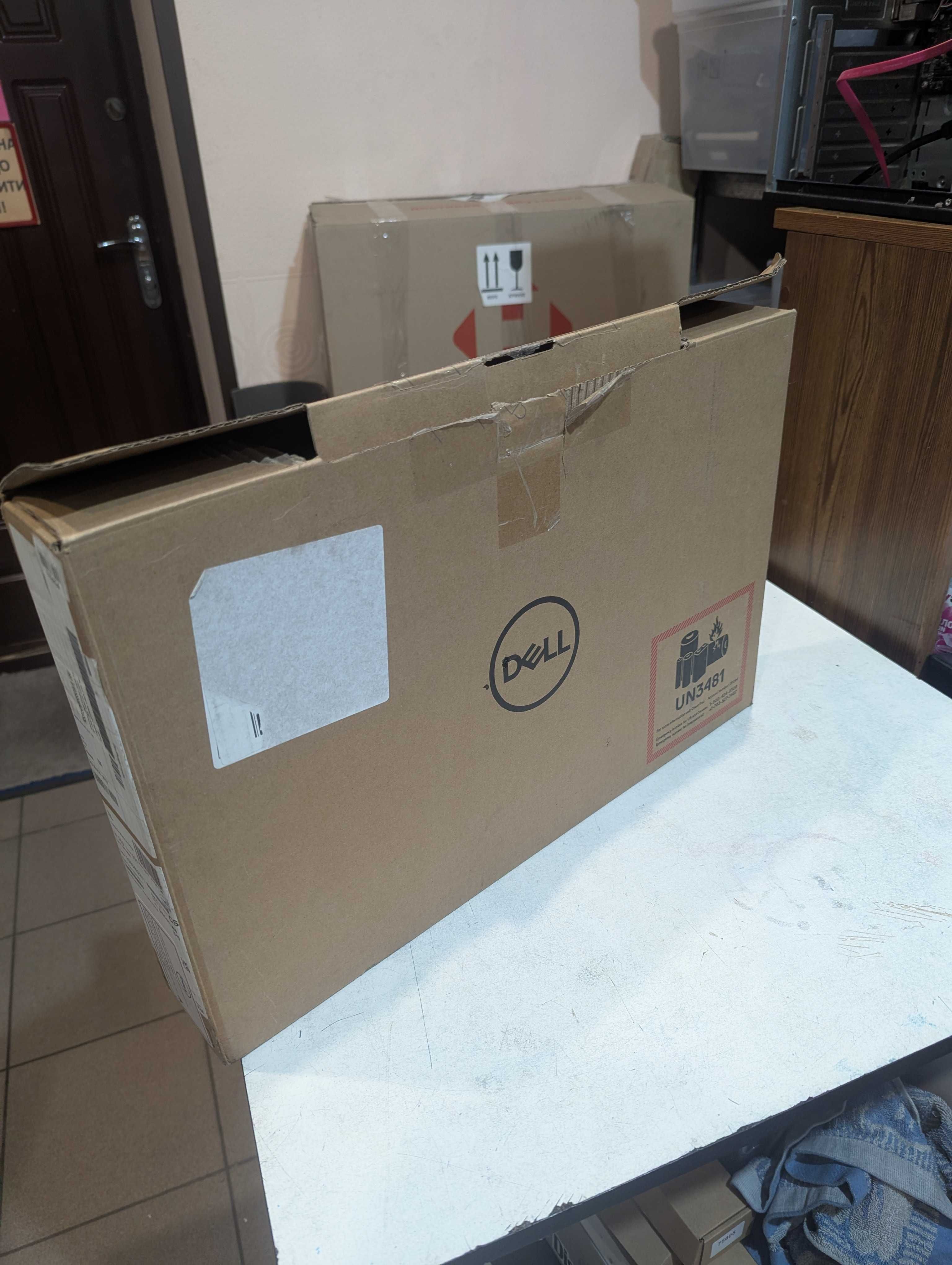 Ноутбук Dell Vostro 3520 (N5315PVNB3520UA) полностью новый, не пользов