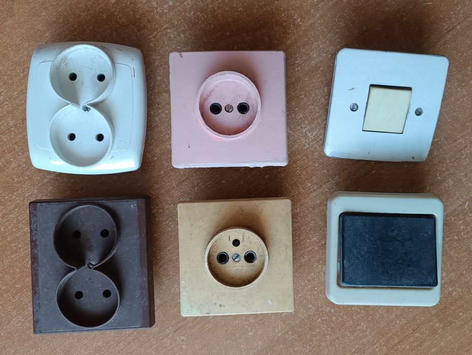 Cztery gniazdka + dwa przełączniki