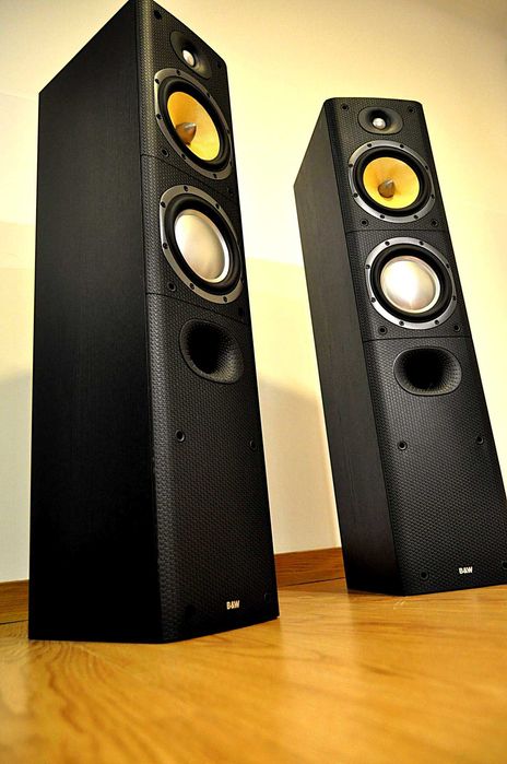 Colunas B&W 603 S3 150 W c/ novas um must em audiofilia