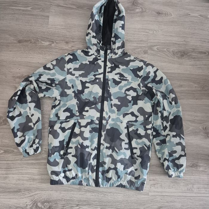 Kurtka przeciwdeszczowa z siatka Reserved 164 cm