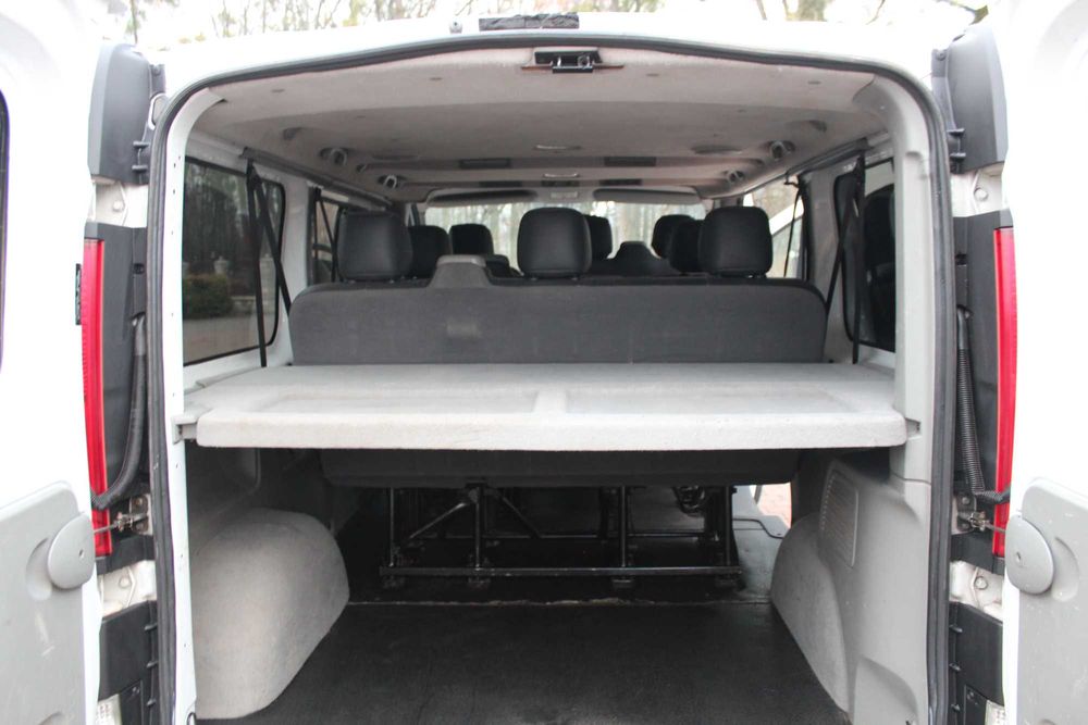 Renault Trafic 2011 оригінальний пасажир 9 мість рідна фарба