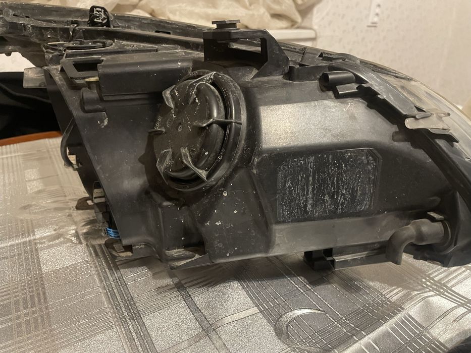 Ліва Фара на BMW E60 Дорест