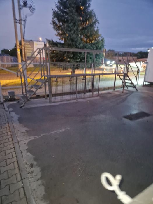 Sprzedam podest do myjni bezdotykowej