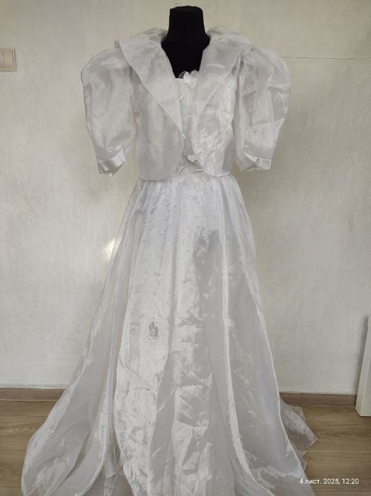 Вінтажна весільна сукня