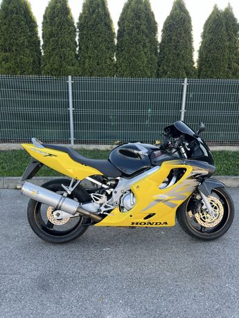 Motocykl honda cbr 600 f4