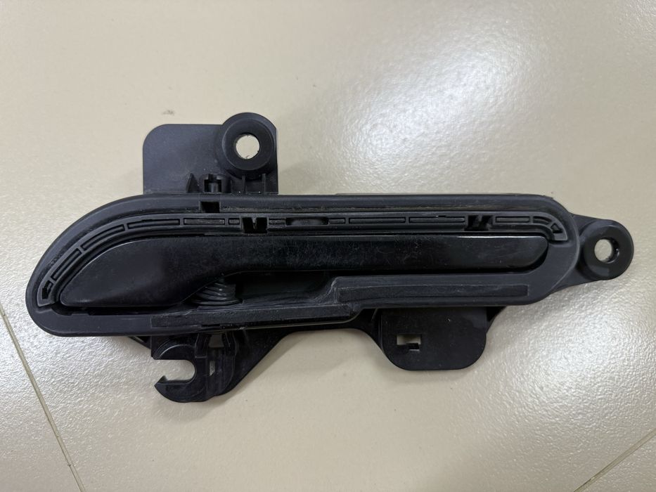 Ручка двери внешняя передняя левая Tesla Model Y 3 21- черн 152811400D