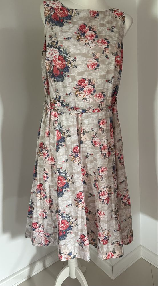 Sukienka midi kwiatowa rozmiar 48 plus size letnia na wesele w kwiaty