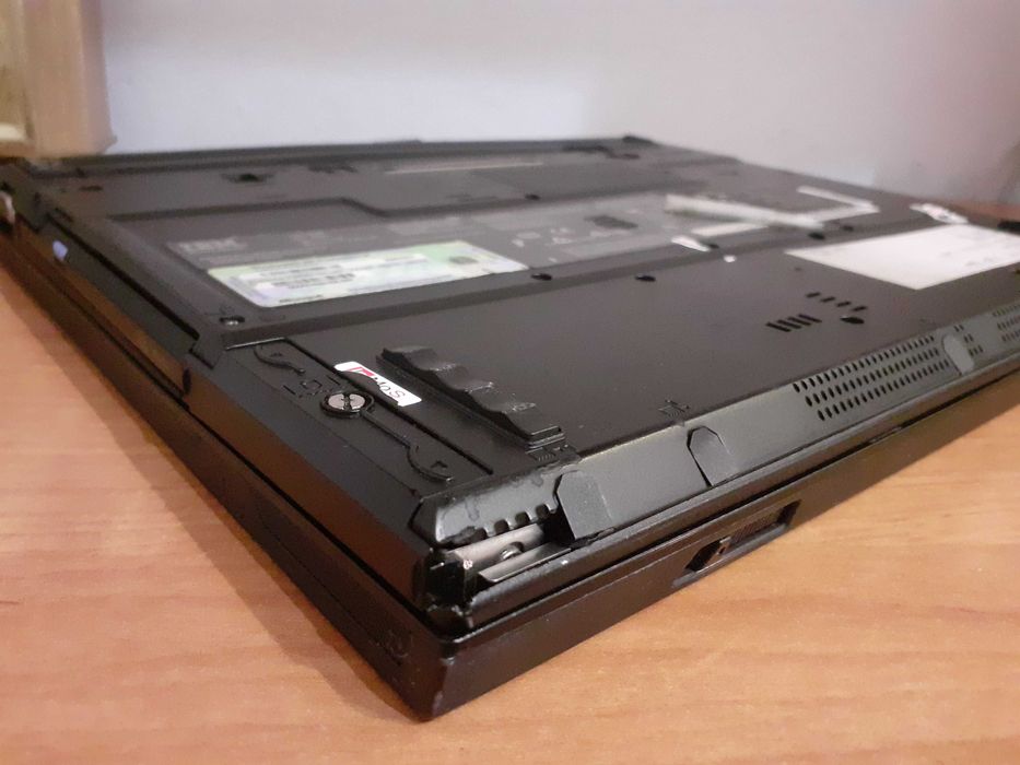 Promocja laptop IBM ThinkPad T43 Pentium M 1,86 GHz + GRATIS