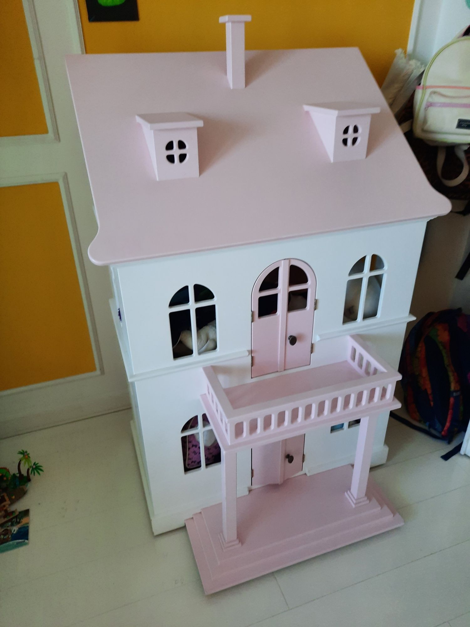 Duży drewniany domek szafa komoda do pokoju dziewczynki