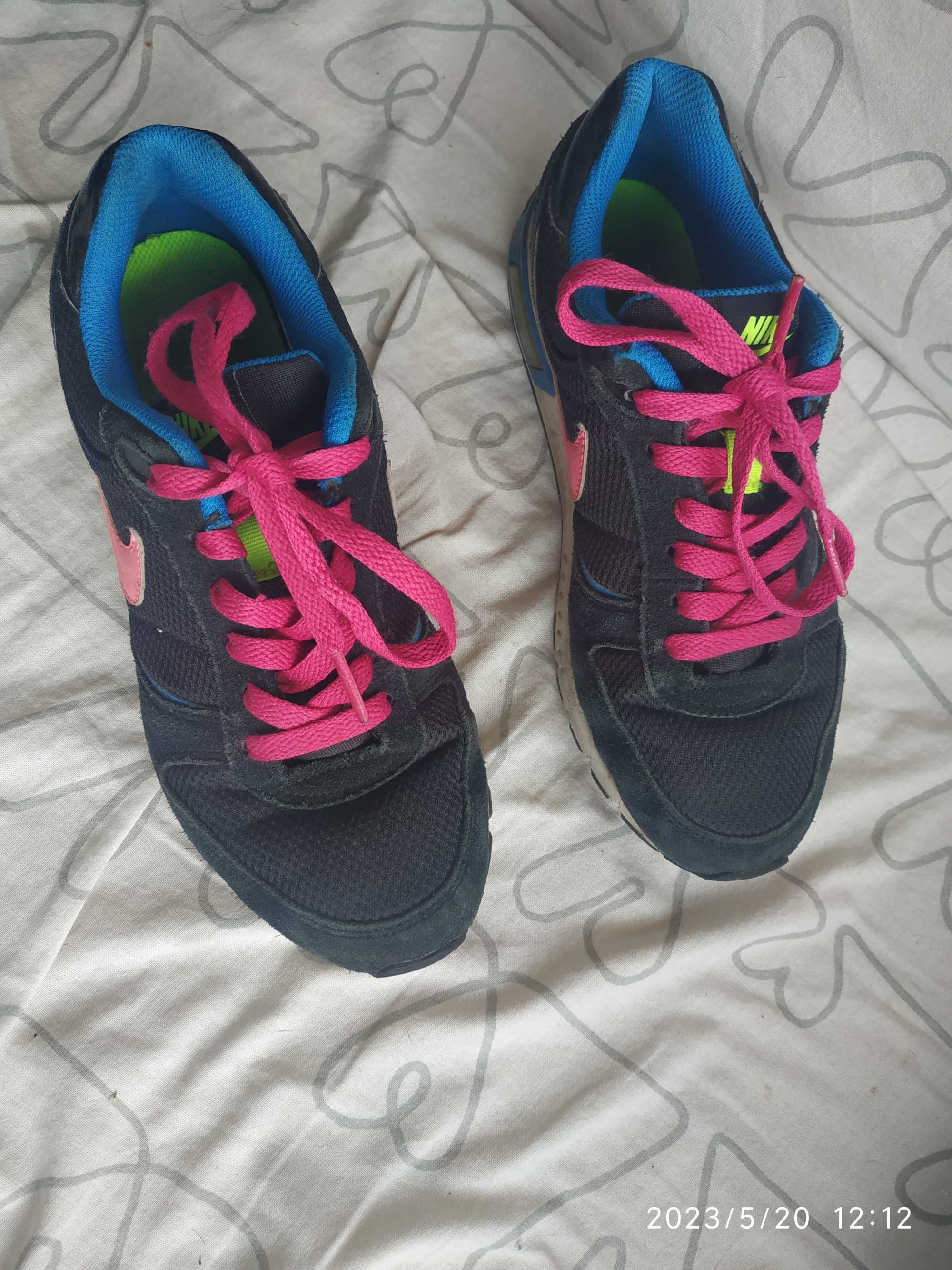 Nike Air 37,5 buty sportowe
