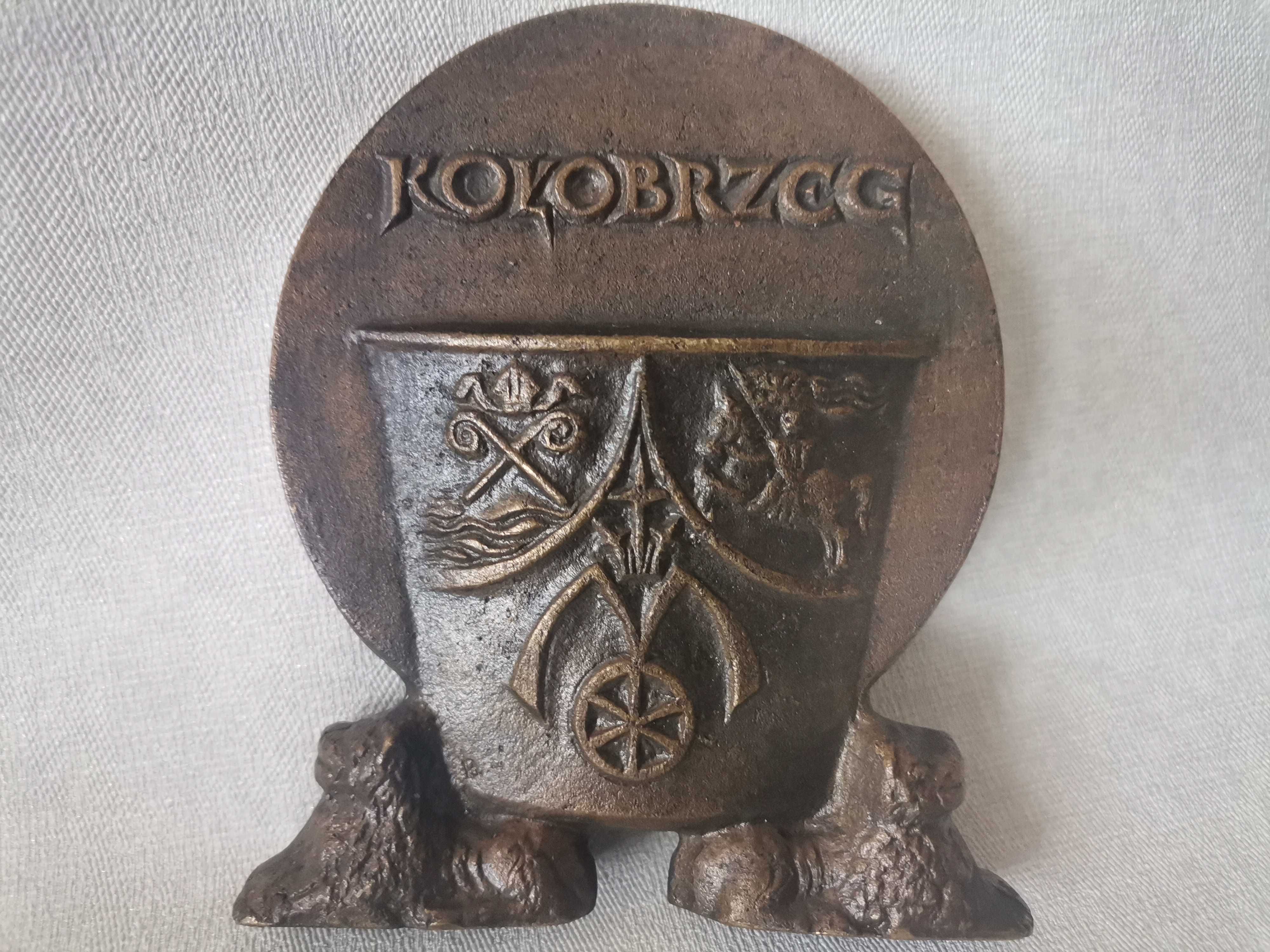 Statuetka BISKUPSTWO KOŁOBRZEG 1000 - 1975 brąz Chrzcielnica