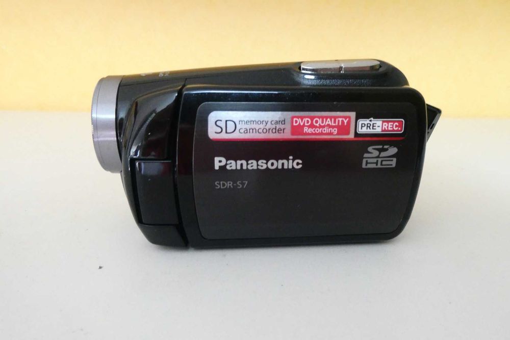 Câmara de Filmar Panasonic E-Cam SDR-S7, Como nova